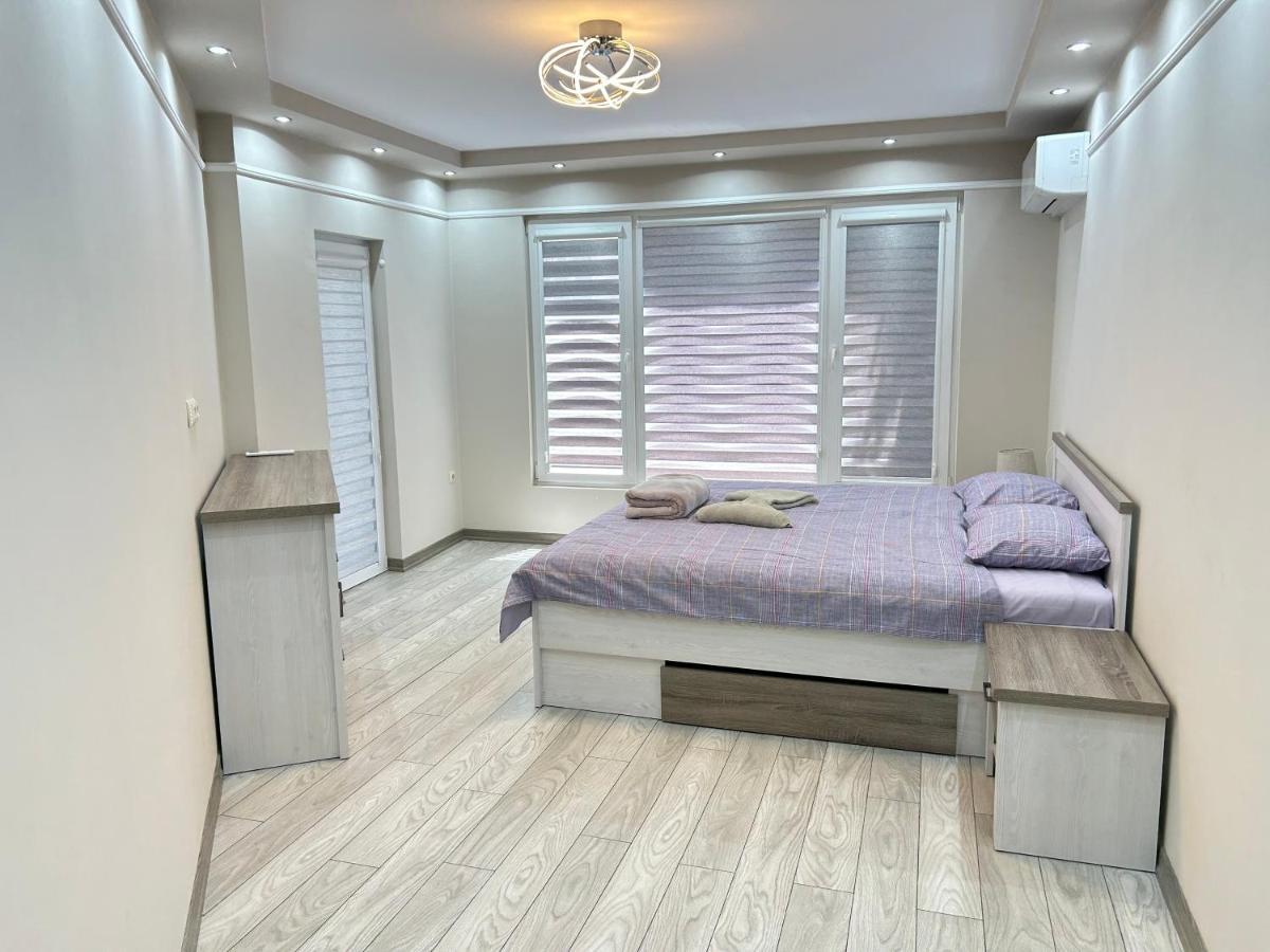 Apartament Deluxe Karina-Free Parking Burgas Exterior foto